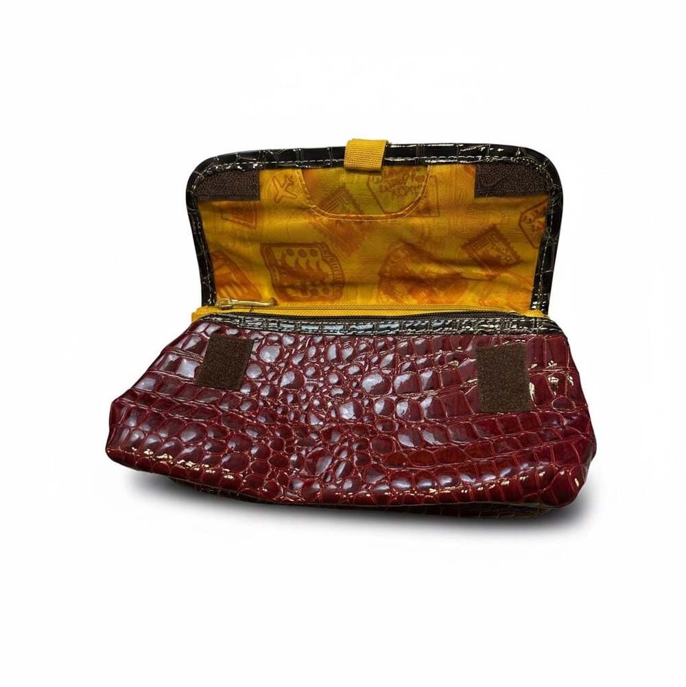 Samantha Brown Hanging Toiletry Kit - Picture 2 of 3